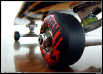 BlAck whEEl SkAteb0ard