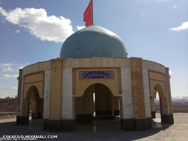 یادمان شهدای گمنام میانه