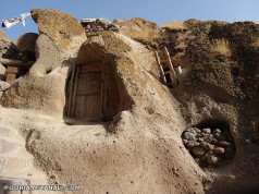 روستای کندوان  با خانه های تاریخی