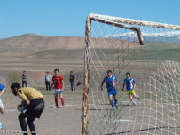 فوتبال در روستای آونلیق-نوروز 1393