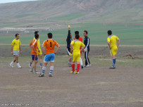 فوتبال در روستای آونلیق-نوروز 1393