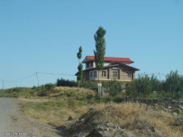 ورودی روستای نشق(میانه)