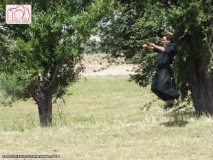 عکسهای دیدنی از قهرمان رزمی میانه