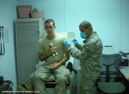 عکس/ سرباز آمریکایی هنگام زدن واکسن  