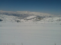 برف در روستای شکرم