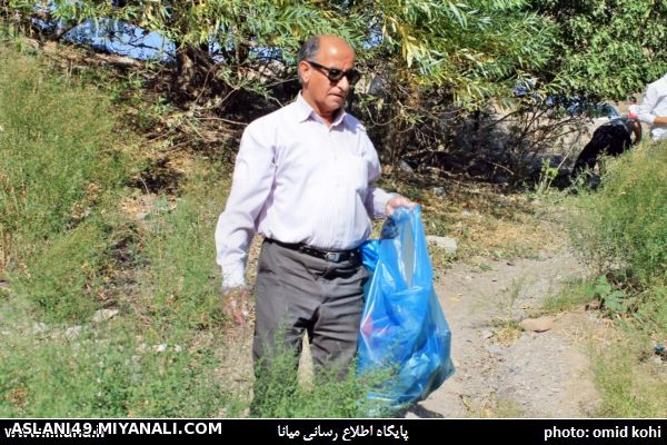 گزارش تصویری/با هدف پاکسازی اطراف پل دختر سومین برنامه گروه رفتگران طبیعت میانه برگزار شد