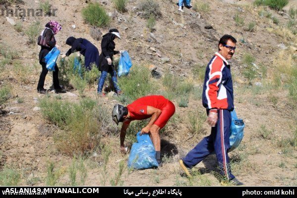 گزارش تصویری/با هدف پاکسازی اطراف پل دختر سومین برنامه گروه رفتگران طبیعت میانه برگزار شد