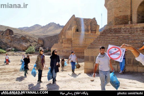 گزارش تصویری/با هدف پاکسازی اطراف پل دختر سومین برنامه گروه رفتگران طبیعت میانه برگزار شد