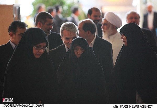 عکس:صادر کننده فرمان "اگر موسوی رأی نیاورد بریزید در خیابان ها" در مراسم تحلیف رئیس جمهور تدبیر و ام