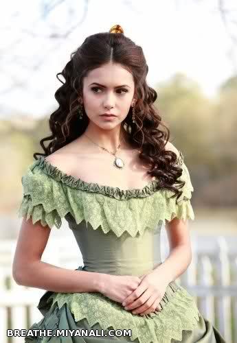 nina dobrev (khatrina pires)