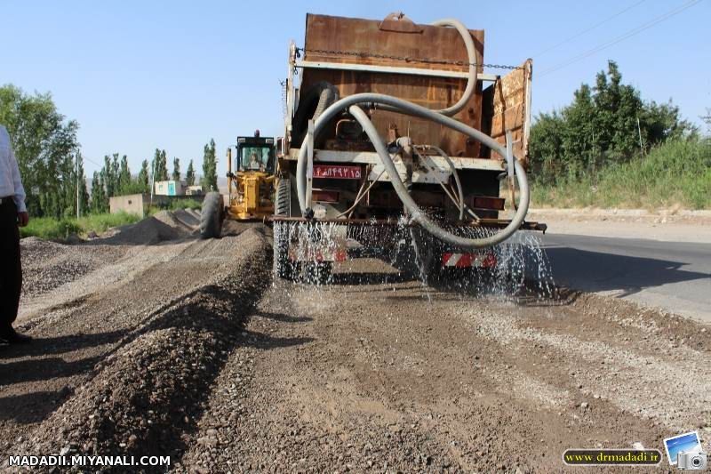  بازدید دکتر مددی از اجرای عملیات راهسازی مسیر گلزار مومنین میانه 