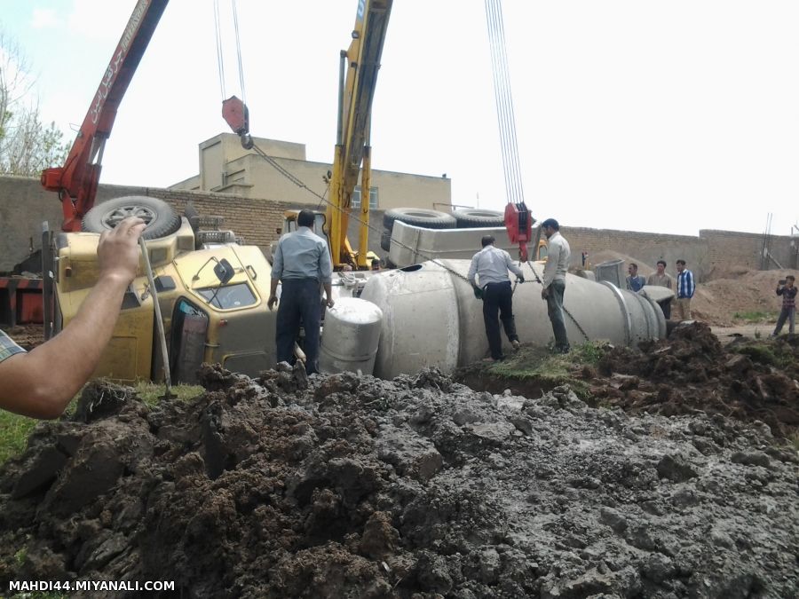 رخ دادن حوادثی در کنار دانشسرای ترکمنچای در تاریخ1394/1/28