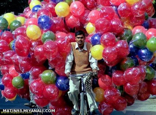 به این میگن بادکنک فروش!!