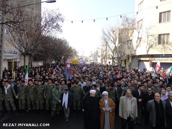 تصاویری از راهپیمایی یوم الله 22 بهمن در شهرستان میانه