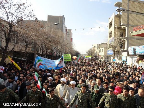 تصاویری از راهپیمایی یوم الله 22 بهمن در شهرستان میانه