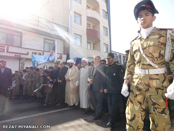 تصاویری از راهپیمایی یوم الله 22 بهمن در شهرستان میانه