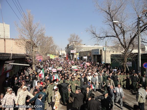 تصاویری از راهپیمایی یوم الله 22 بهمن در شهرستان میانه