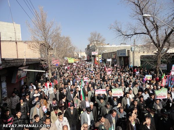 تصاویری از راهپیمایی یوم الله 22 بهمن در شهرستان میانه